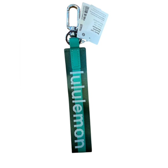 NWT Lululemon never lost keychain - Picture 1 of 3
